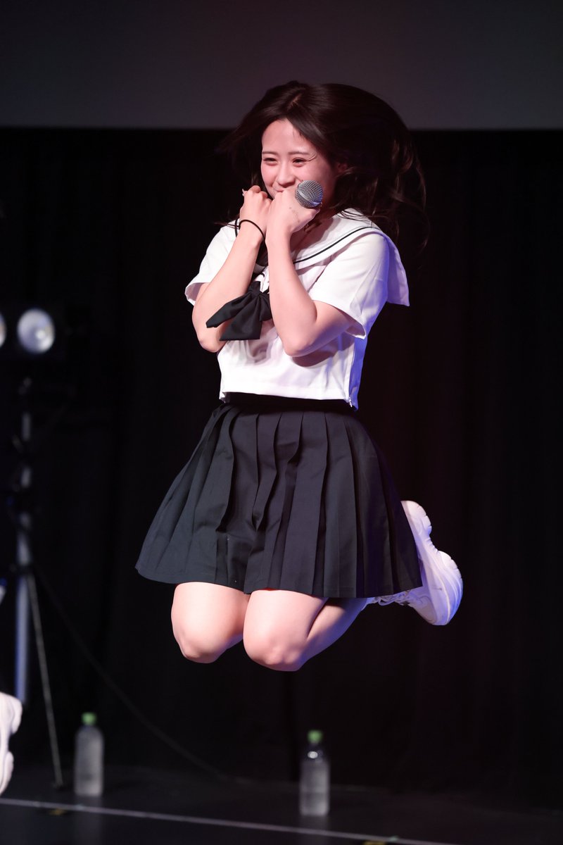 8kgKmUZMZWe8RiH's tweet image. 8/15 #ステイニー #篠崎ここ 
▷制服公演 

ここどっかん～