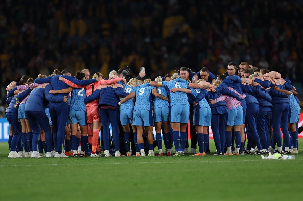 KATE HAYS 💙 tweet media