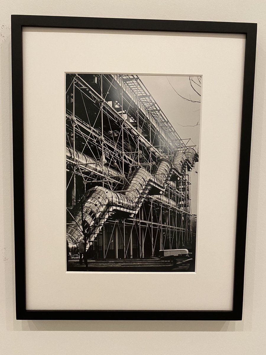 X_Mas1's tweet photo. Magnifique exposition de photos du XXe siècle au @Palazzo_Grassi #Chronorama https://t.co/3HN4k4oXeO
