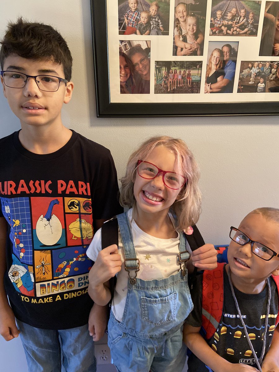 TonjaTeaches's tweet photo. Obligatory first day of school pic for my kiddos! Starting kindergarten, 3rd, and 6th grade this year. https://t.co/q3WBql4zka