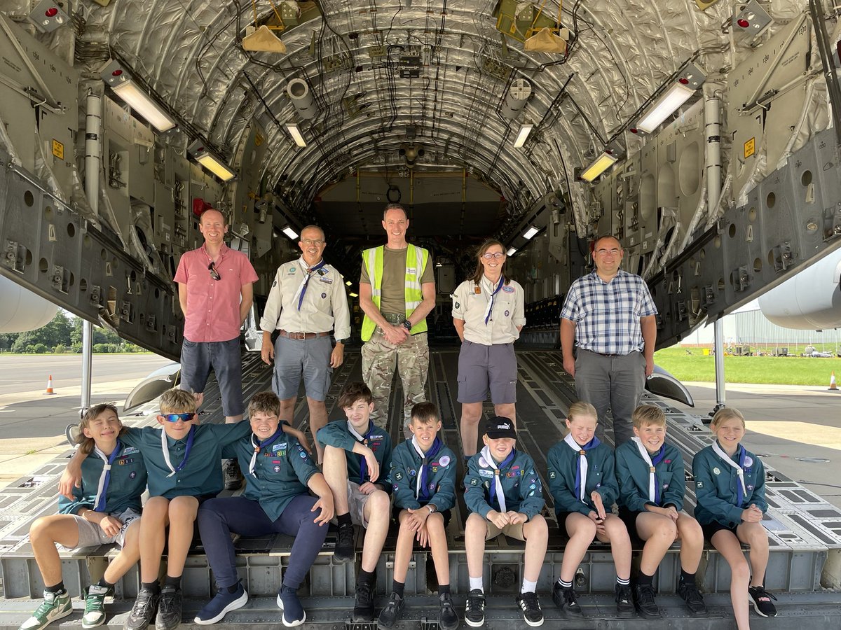 Today we welcomed 1st Wanborough Scout Group to 99 Squadron for a chance to get up close to a C-17 and meet members of the squadron. 9 Scouts with 2 leaders and 2 extra helpers made the trip to Brize hosted by Chf Tech Peter Reid @scouts