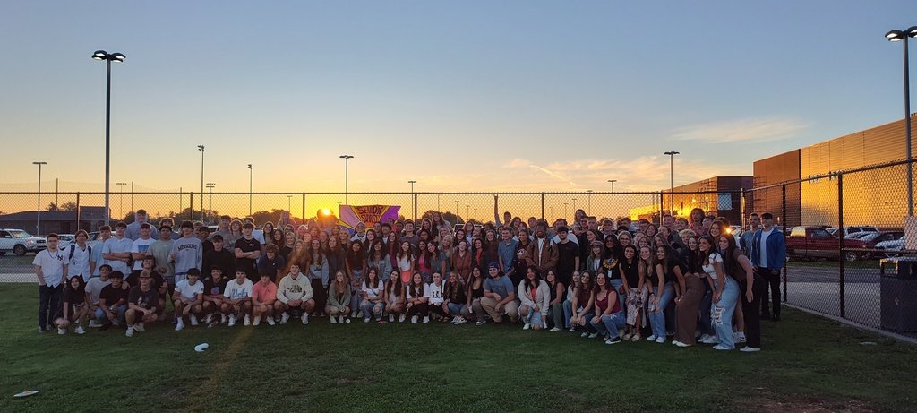 BWHS_Wolverines's tweet photo. Good morning from the Class of 2024, Senior Sunrise! https://t.co/Tfmd8rxpb4