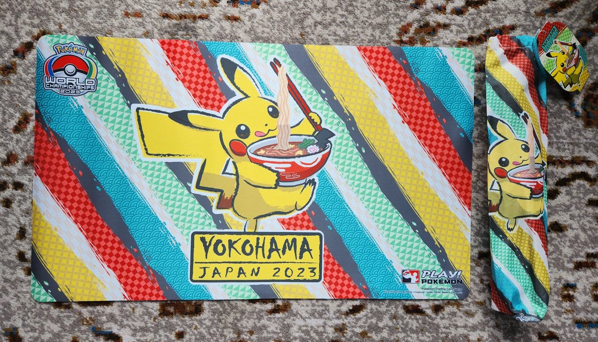 🎉GIVEAWAY
The past few days have made me realize how fortunate I am to be a part of this beautiful community and attend the WCS in Yokohama!

So I wanted to share a little bit of Worlds with someone here! Giving away this WCS Exclusive Playmat! 
✅️Like
✅️Follow
✅️Retweet