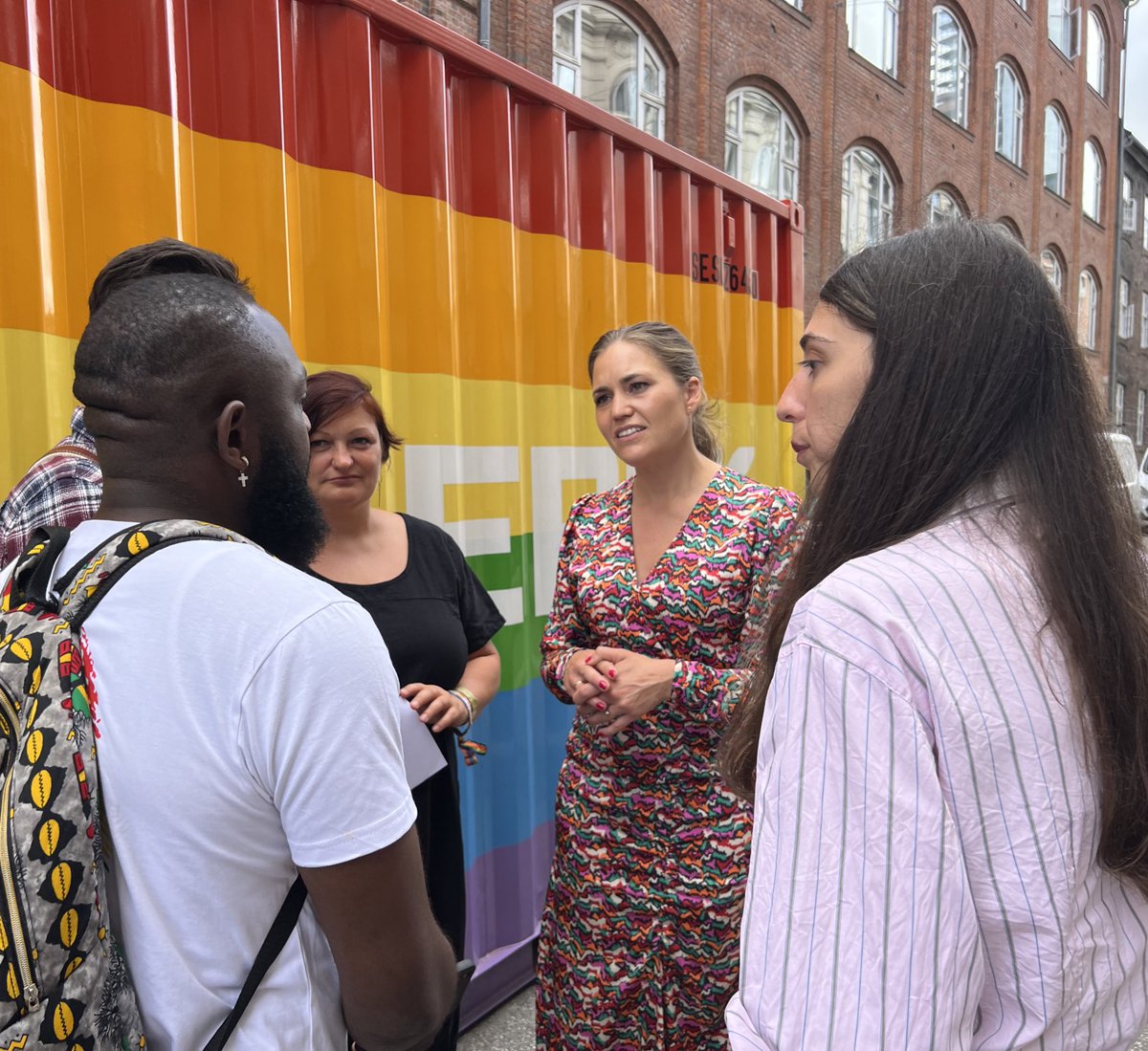 Ligestillingsministeriet (@ligeministeriet) on Twitter photo Ligestillingsminister <a href="/marie_bjerre/">Marie Bjerre</a> har fokus på LGBT+ personers rettigheder i DK og i udlandet. I dag hørte hun om udfordringerne med at sikre LGBT+ personers rettigheder i Ungarn, Georgien, Letland og Ghana. Tak for mødet <a href="/CopenhagenPride/">Copenhagen Pride</a> ! 🏳️🌈
#dkpol #cphpride #ligestiling Ligestillingsminister <a href="/marie_bjerre/">Marie Bjerre</a> har fokus på LGBT+ personers rettigheder i DK og i udlandet. I dag hørte hun om udfordringerne med at sikre LGBT+ personers rettigheder i Ungarn, Georgien, Letland og Ghana. Tak for mødet <a href="/CopenhagenPride/">Copenhagen Pride</a> ! 🏳️🌈
#dkpol #cphpride #ligestiling