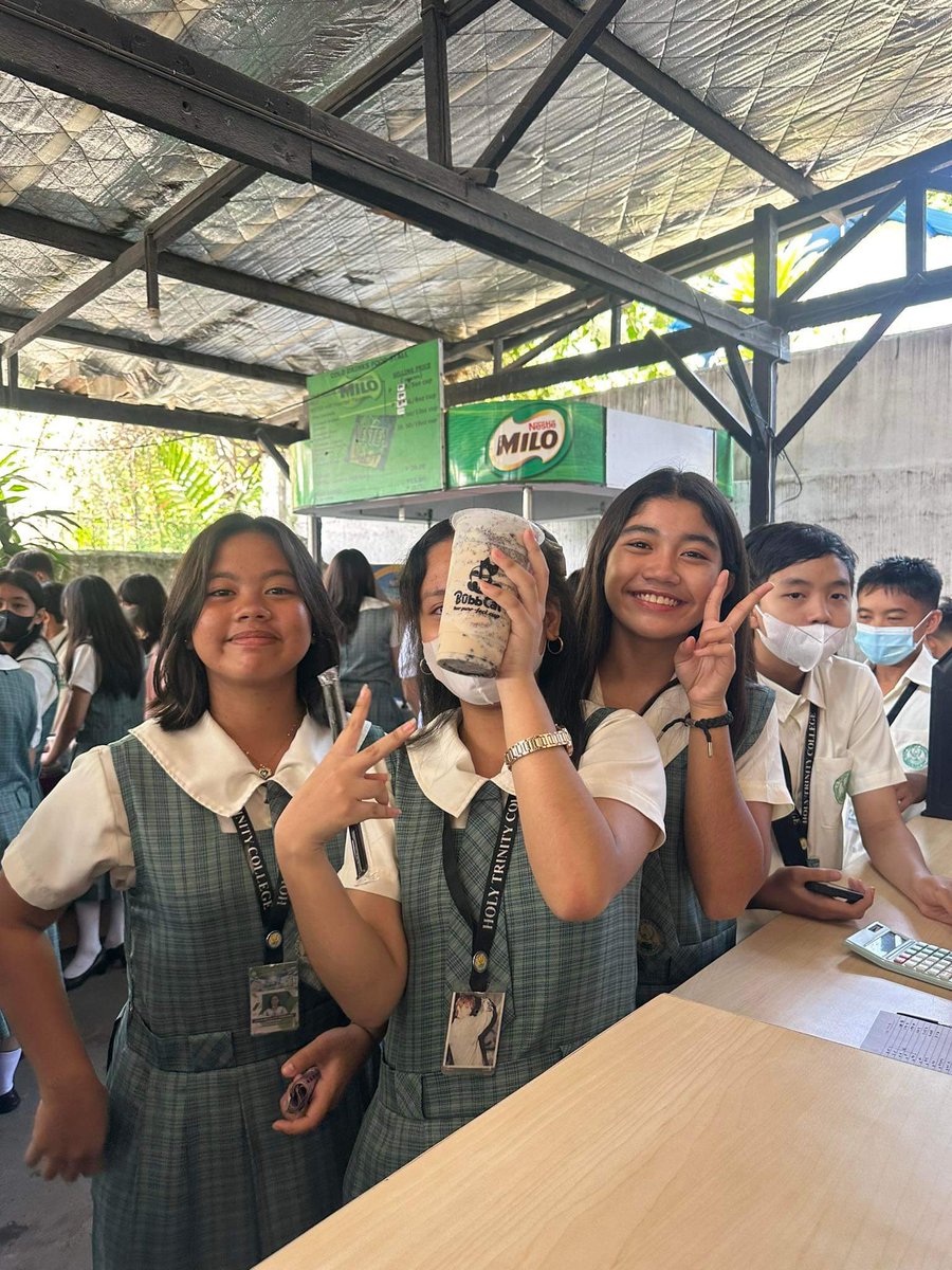 bubbcat's tweet photo. WELCOME BACK TO SCHOOL, BUBBIES! 😻💚🎉

Remember, life is full of possibili-TEAS— 
Let’s make each day memorable, fun and exciting! 
Grab your purr-fect cups!! 😽💕

📍Bubbcat —
Holy Trinity College of GSC

IG: https://t.co/rmVimXgw5K

#backtoschool2023
#yourpurrfectcup https://t.co/6QkX1V9GRe