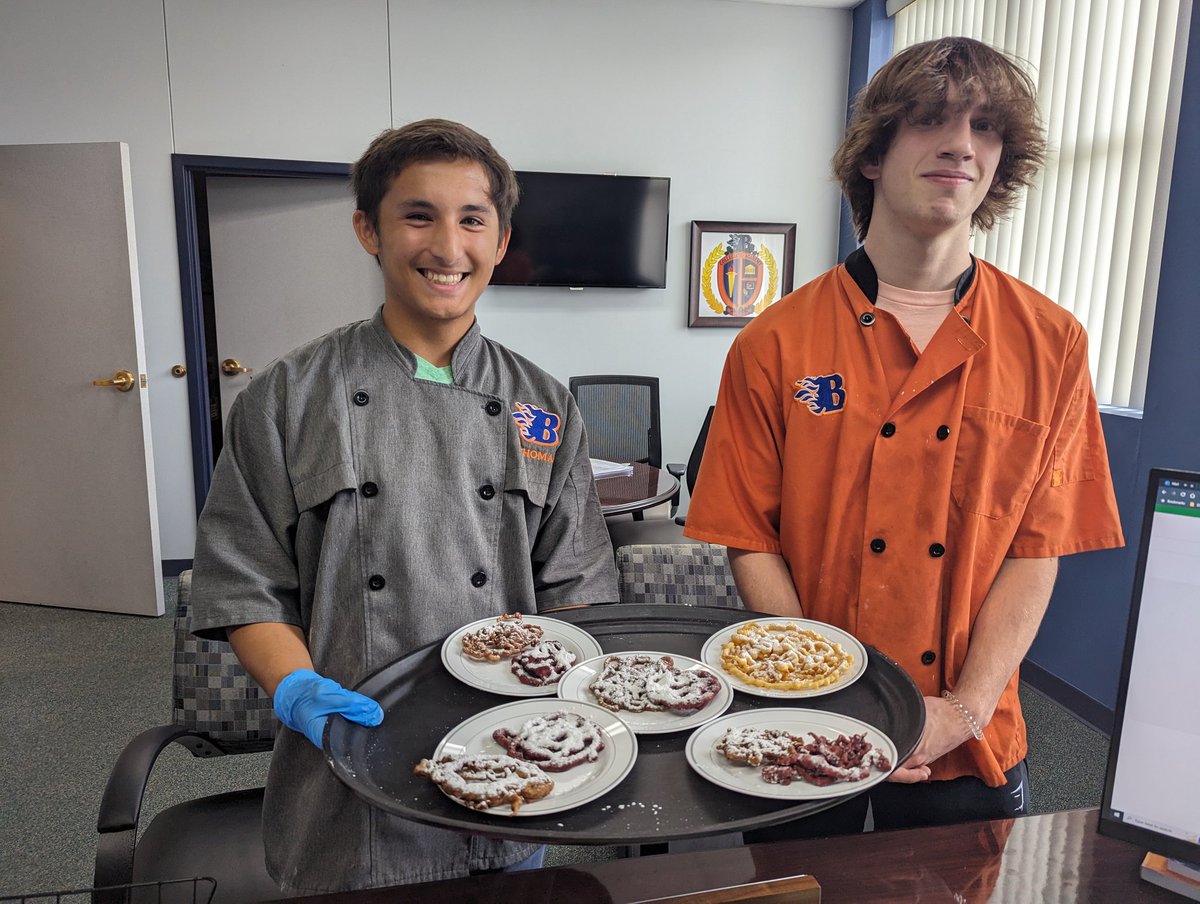 Reason number 3,682,947,284 to work at Blackman High....funnel cake day! 
What a great surprise from the best culinary arts program you'll find. And a chocolate funnel cake is just as good as you might imagine! #WeAreBlackman <a href="/Culinary_Chef_P/">Frank Pinnix</a>