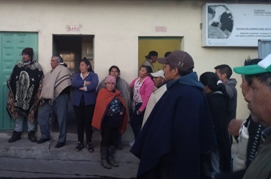 GrupoSocialFEPP's tweet photo. 𝟰𝟬 𝗣𝗥𝗢𝗗𝗨𝗖𝗧𝗢𝗥𝗘𝗦 𝗗𝗘 𝗟𝗘𝗖𝗛𝗘 𝗖𝗔𝗣𝗔𝗖𝗜𝗧𝗔𝗗𝗢𝗦
Para beneficio de 50 familias de SantaMarthadeCuba #Tucán,se capacitó en control de calidad de leche a proveedores de INCCA PROMSA, que entregan 110mil litros al mes ($50 mil)gracias a #Fepp y @BROT_furdiewelt https://t.co/4kaepBJJJP