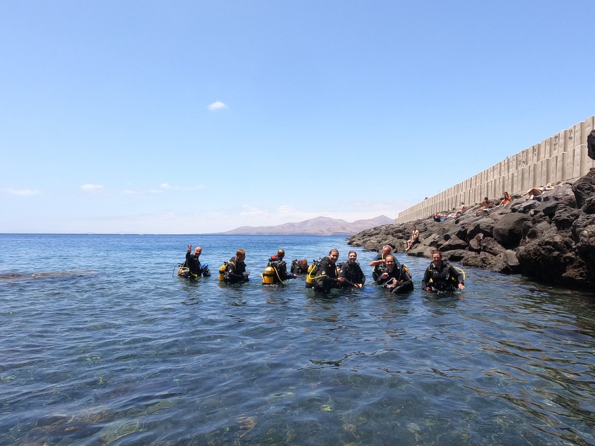 Great time had by a dutch divers, 2 dives off black beach, in Puerto Del Carmen #divessi #wearessi #lanzarote #puertodelcarmen #scuba #scubadiving #lanzarotedivecentre