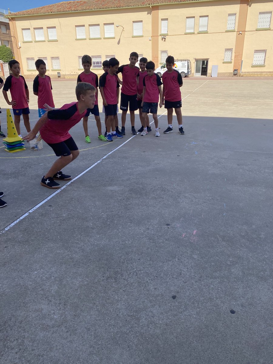 CampusPrade's tweet photo. Nueva semana, nuevos deportes.
Hoy hemos tenido atletismo, padel, acrosport y balonmano 🏃🏼🏃🏽‍♀️🤸🏻‍♀️🎾🤾🏼‍♀️🤾🏽
#campusprade https://t.co/ezPpBqfJH3