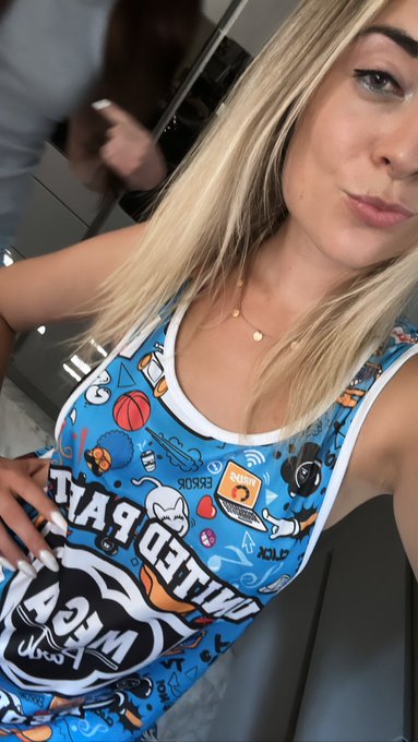 Immer diese Nachbarn die sich bei dir wie Zuhause f&uuml;hlen und dein Zeug saufen, wer kennt&rsquo;s?😈  Ein sch&ouml;nes<a href="/tag/home"class="tags"><span>#home</span></a><a href="/tag/same"class="tags"><span>#same</span></a><a href="/tag/fail"class="tags"><span>#fail</span></a><a href="/tag/kissme"class="tags"><span>#kissme</span></a><a href="/tag/mittwoch"class="tags"><span>#mittwoch</span></a><a href="/tag/neighbor"class="tags"><span>#neighbor</span></a>