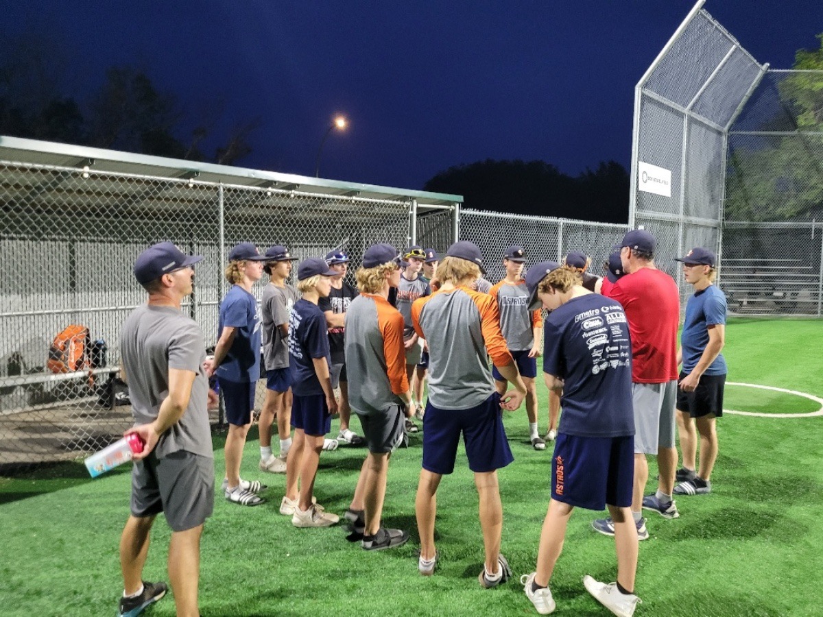 AaaAstros's tweet photo. Had our last practice before Westerns last night under the lights.  Head out to Chilliwack today! https://t.co/mstiD2nfo3