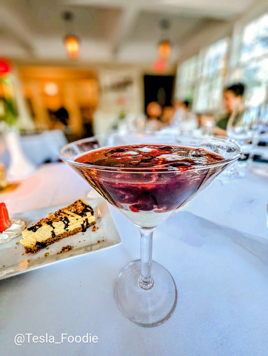 Tesla_Foodie's tweet photo. "The best portion of a good man's life is his little nameless, unencumbered acts of kindness and of love." — Wordsworth

Cherry Jubilee 🍒🍒♥️ https://t.co/Edru4mQrgX