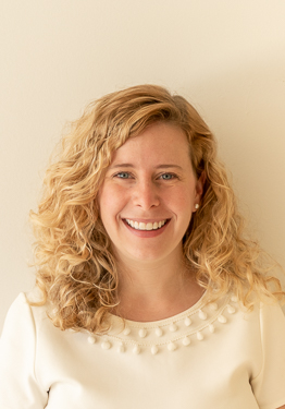 PEMatCHOP's tweet photo. We'd like to introduce Dr. Kate Donches to the fellowship program! Dr. Donches is a Philly native who completed her residency and chief residency at CHOP. She worked as an ED Pediatrician last year and is thrilled to be starting her first year of PEM fellowship. @choppedsres https://t.co/OUhRjwLfXf