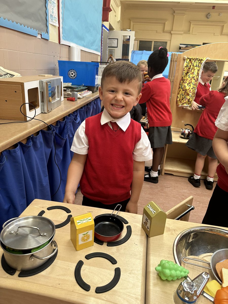 MissBallBPS's tweet photo. A successful afternoon exploring the open area with Primary 2. @BPS_P1 ❤️🖤 https://t.co/cnLtamiZjM