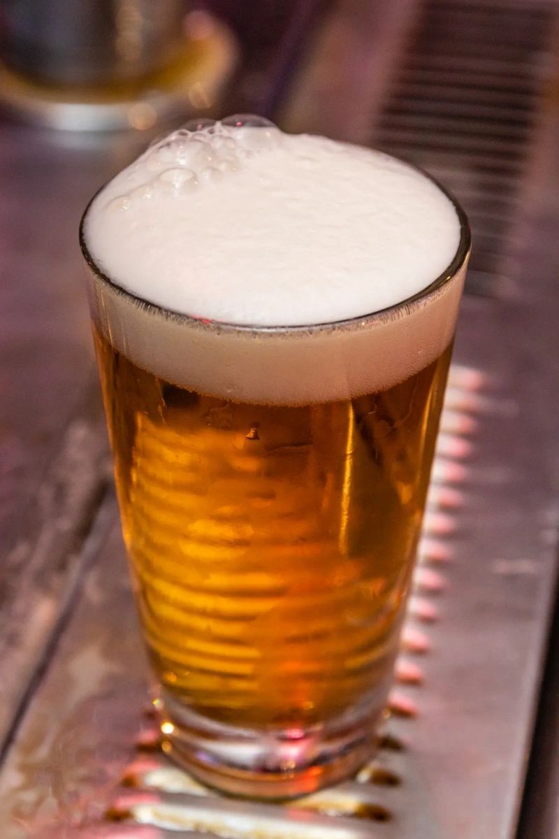 ScoreboardPandG's tweet photo. Did you know that we serve locally-brewed beers on tap? 🍻 Supporting our local breweries and enjoying a delicious pint -- it's a win-win! https://t.co/IA0prKRvj4