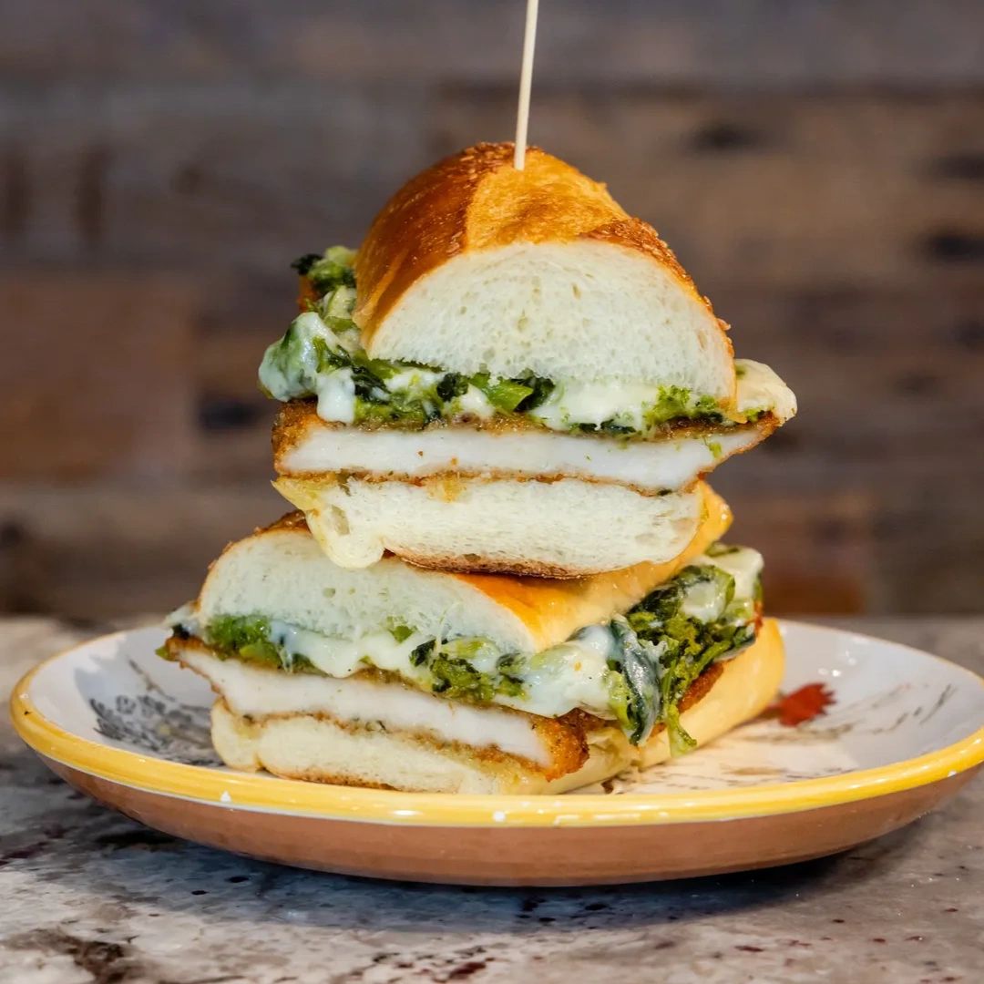 MarinosMHNJ's tweet photo. When it comes to quality, we never compromise. We only use the highest quality ingredients in our dishes. From farm-fresh produce to locally sourced meats, every bite is a testament to our commitment to excellence. #MyMarinos #Marinos #MarinosOfMullicaHill #MullicaHill #NewJersey https://t.co/WVJ6IZ4UwE