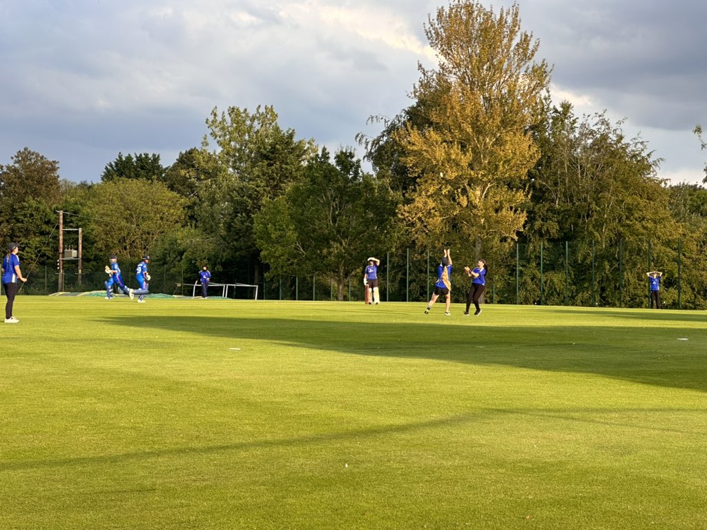 2nd wicket caught by <a href="/EWHCC1/">East&WestHendredC.C.</a> Lily !! 🌟🏏🌟🏏