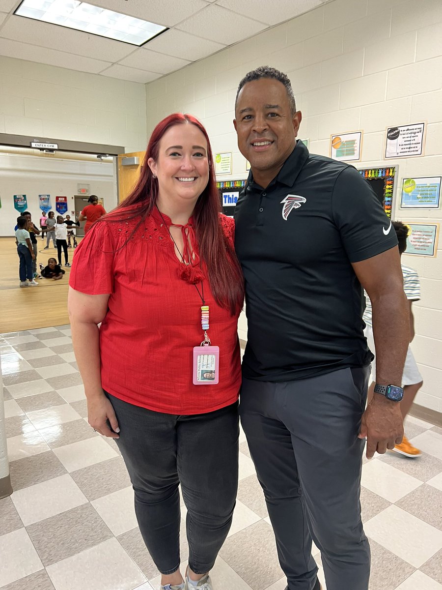 MsWamplerGHES's tweet photo. Congratulations to our fabulous Coach Johnson for being recognized by the district and the @AtlantaFalcons today!  It was fun to meet Freddy Falcon and one of Atlanta’s sports legends, Brian Jordan! https://t.co/Zvo5F2yelO