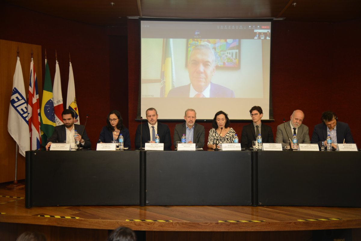 Começou, nesta quarta-feira (16/08), o workshop “Mercado de Carbono: caminhos para impulsionar soluções climáticas baseadas em mecanismos de mercado em Minas Gerais”. O objetivo é identificar soluções que auxiliem o Estado no desenvolvimento de uma política estadual que…