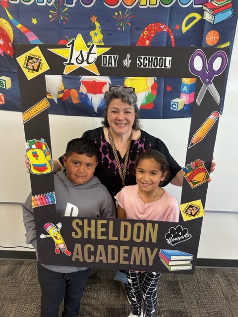LisaLisalew's tweet photo. Welcome Back @sheldoninnovate Scholars!!!  #SheldonPRIDE @MsHazelGQ @MsBarron19 https://t.co/rRF6Vvonqm