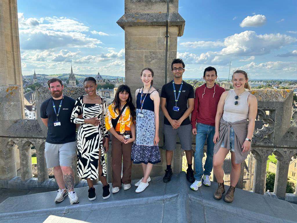 Lab trip to the top of the tower with the wonderful summer students (@uniqplusoxford & @magdalenoxford) - we even got some sun!