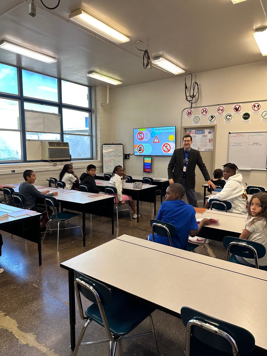 GCSCTE's tweet photo. Welcome back to school GCS students!  The CTE students and teachers at Southwest Middle and York Chester Middle are getting to know each other!  @GastonSchools @GCS_CTEmiddle https://t.co/sFQvOYAswp