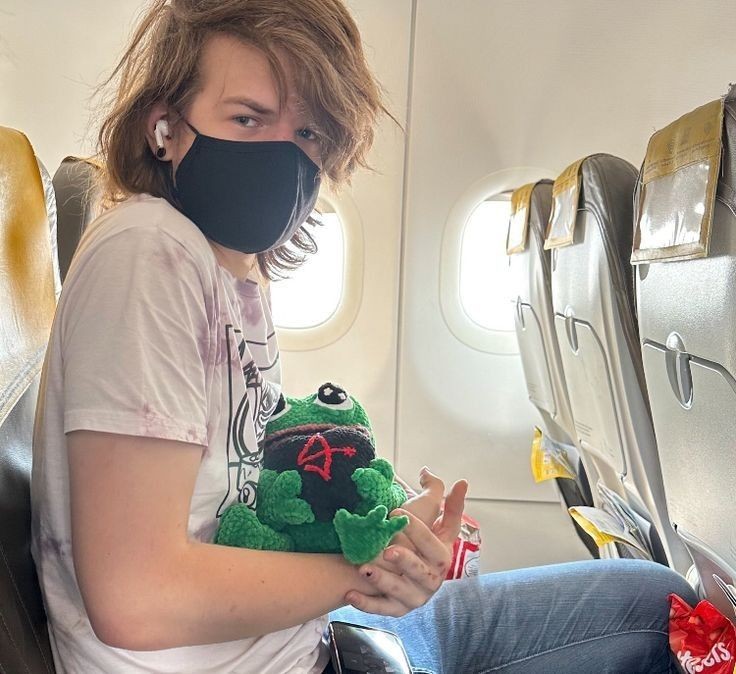 RandomisedBoo's tweet image. Frog 

-🥀