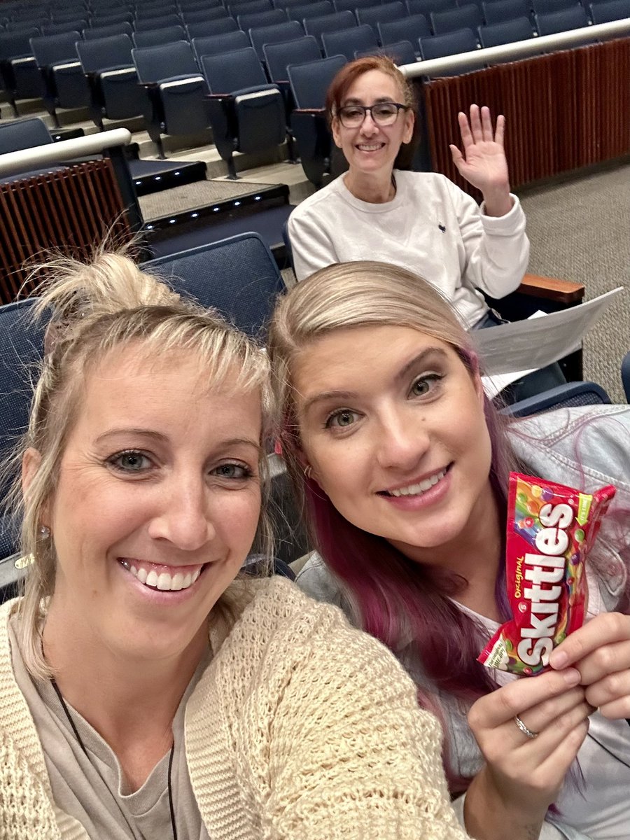 Mrs_AndersonYea's tweet photo. Learning & Growing 🧠🍎📚
#FirstGradeTeam #DreamTeam #PK1powerup #BringTheMagic #TogetherWeSwarm @CFISDPK1 @CyFairYeager @tylerhartCyFair @Ms_Margreiter @Eastendjoy @YouKnowMe_MrsB @Caro_yeager @MelissaAnciso @ebannahan @mbarr552 https://t.co/IhS7Bp0iWH