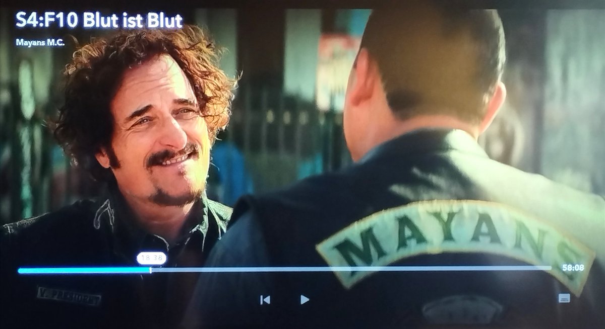 Finally @MayansFX 4
 @DisneyPlus 
🤗🤗🤗 @KimFCoates  hi 👋 🥰
@lbmannymontana 💚 🥲
 @EmilioRivera48