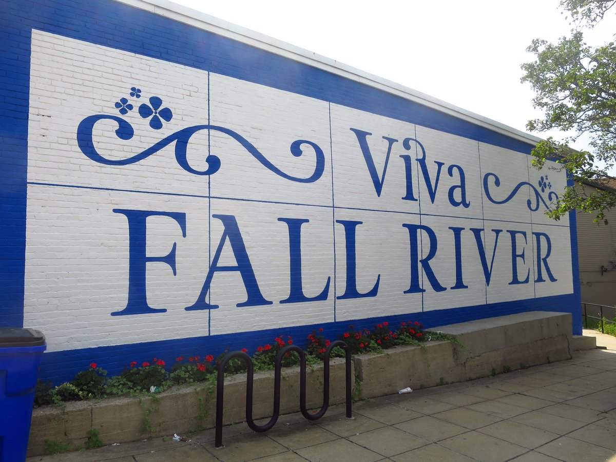 IsiahBotelho's tweet photo. It’s official!
My art is now available for purchase @VivaFallRiver 

If you’re in the area feel free to stop by and check it out! https://t.co/tMrGRRxCUo