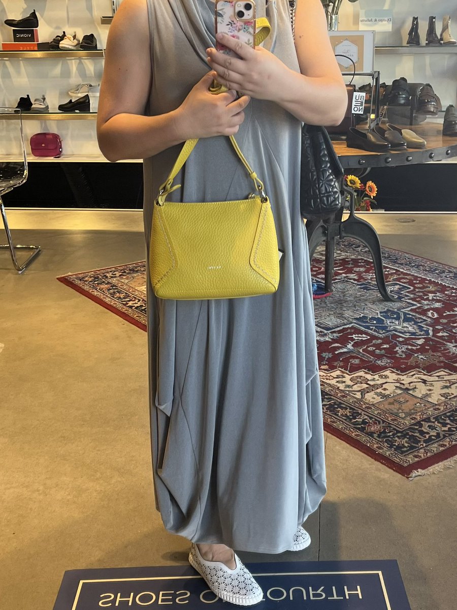 avelinewinter's tweet photo. About to jet off to Lisbon via Montreal. If I don’t find amazing things on this trip, I might get this cute bag when I return. I love how this colour pops. https://t.co/jO7xE5WILi