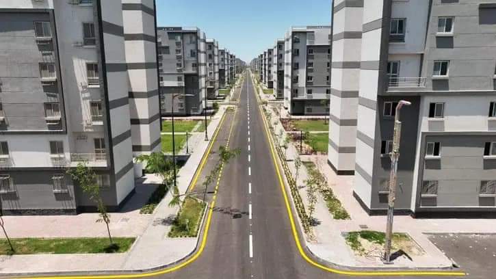AfricaFactsZone's tweet photo. Egypt opened a new city called Mansoura in 2022.

The first phase includes 19,500 housing units, and was constructed at a cost of $1.8 billion.

90% of the city will accommodate middle and low-income families, with the rest of the location being luxury homes. https://t.co/FnmDok5Jaw