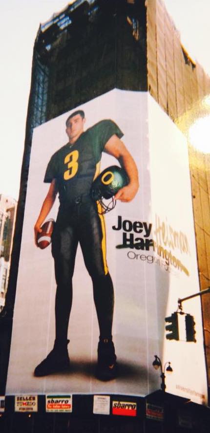 SuperWestSports's tweet photo. Joey Harrington finished fourth in the Heisman Trophy voting in 2001. Where will Bo Nix finish in 2023?

(Nix Tweet: @zacharycneel, Nix Photo: @TheGuyOlson) https://t.co/MvWTtvRto2