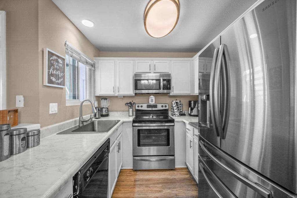 RealtorBill3's tweet image. Motivated Sellers! Gorgeous condo!!! 3550 Sunset Lane #2, San Ysidro, CA 92173 is available now!
Take a look at this awesome space, why rent? billlanerealty.com/d8qwtqun