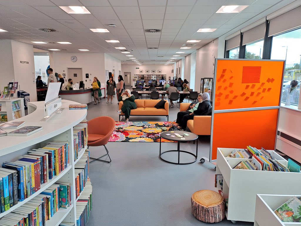 macinnes_neil's tweet photo. So initial opening at our soft launch @MancLibraries #AbrahamMossLibrary at the weekend was over 1000 through the doors - children’s books 📕 issued in abundance and pcs full to capacity —— all good !!!! @hacking4chorltz @CllrAdeleMCR @ManCityCouncil #ReadMCR https://t.co/CcBvq6FYkc