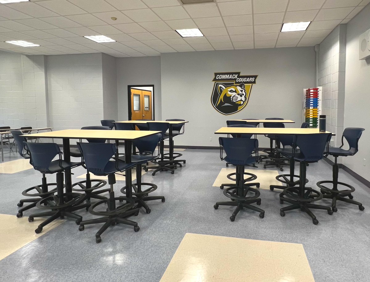 CommackSchools's tweet photo. First of the finished spaces at CHS! A refreshed Student Study Center with all new seating options. Check out the before and after pics! #CommackHighSchool #StudentStudyCenter #ReadyforSeptember #SummerConstruction https://t.co/PRSHKJcOu0