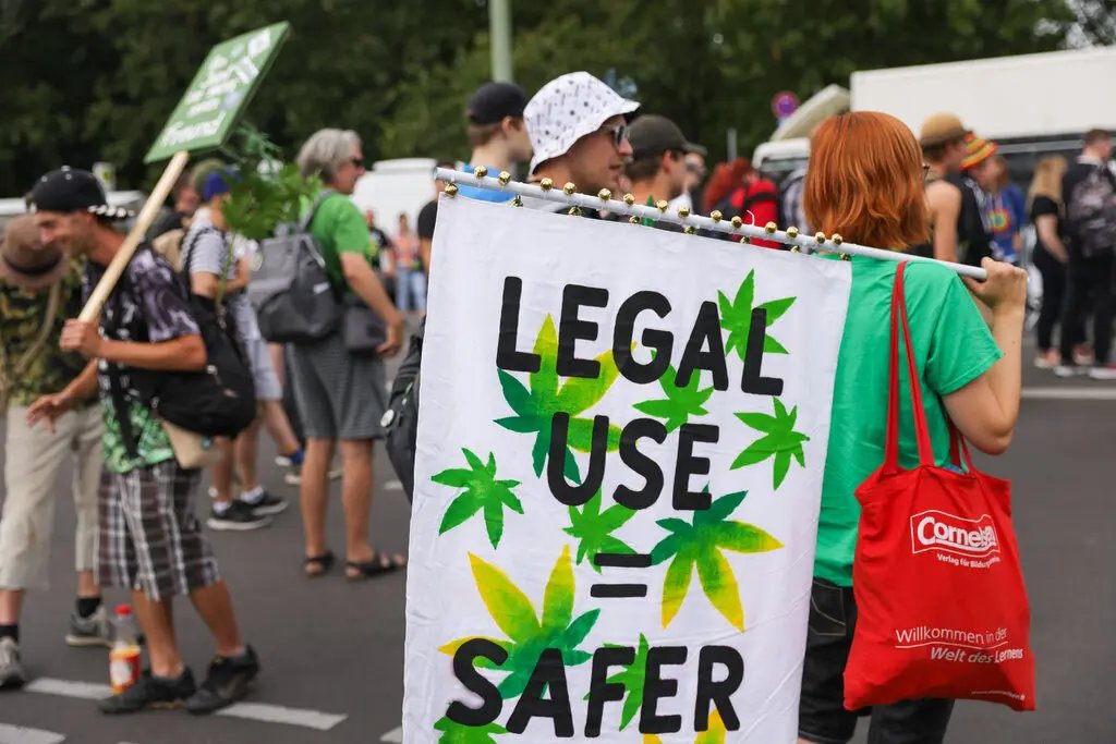 THEMMEXCHANGE's tweet photo. Germany Takes Step Toward Legalizing Marijuana 

https://t.co/VMyXO3hqHm #MME #marijuana #cannabis #Germany https://t.co/ckCcjOxdbY