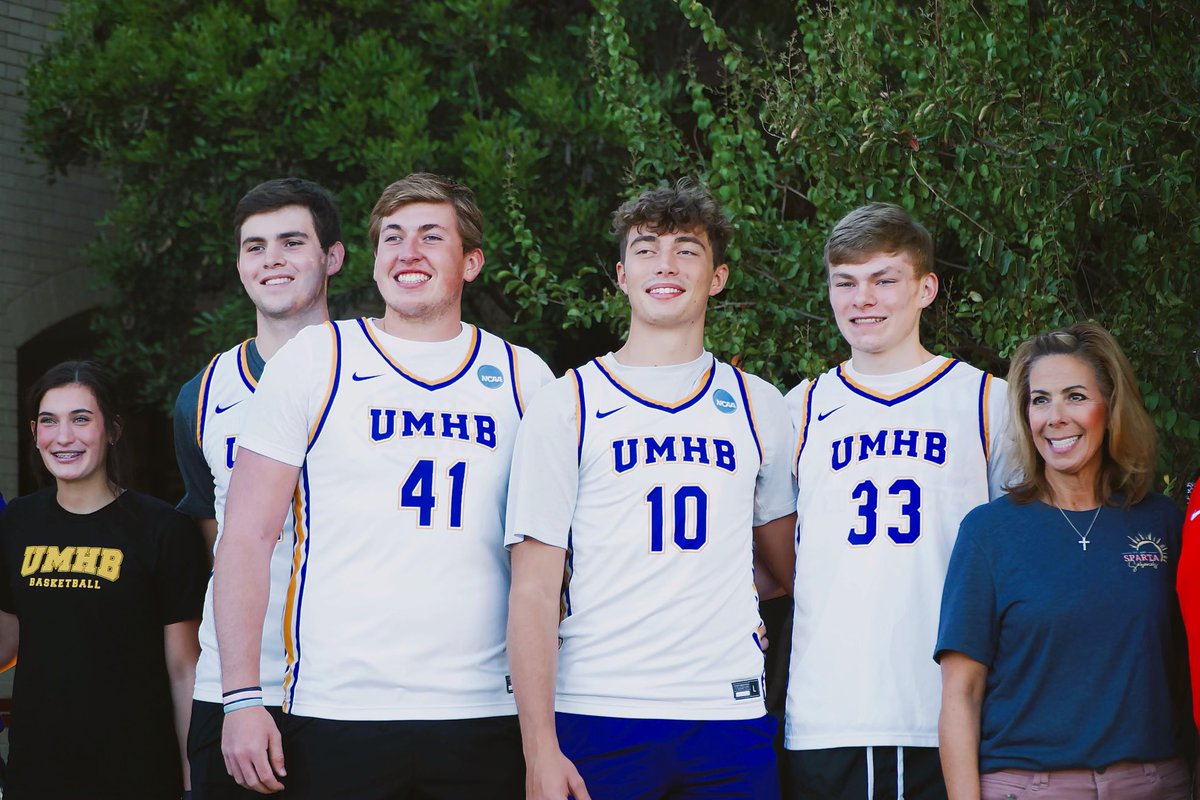 UMHB Basketball🏀 tweet media