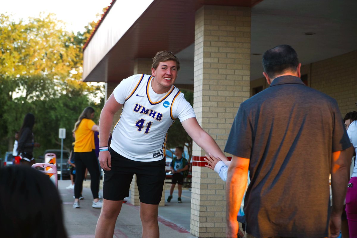 UMHB Basketball🏀 tweet media