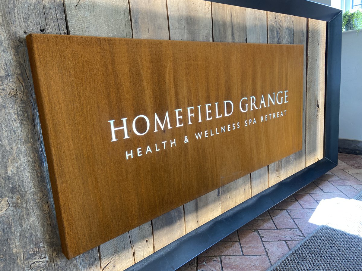 PumpkinPrint's tweet image. Installed today @homefieldgrange Rushton, light-box sign fabricated from corten steel and given a natural patina over a two week period. Fret cut text, backed in opal acrylic and internally illuminated using cool white LEDs. Nice job! #ledsigns #patina #receptionsign