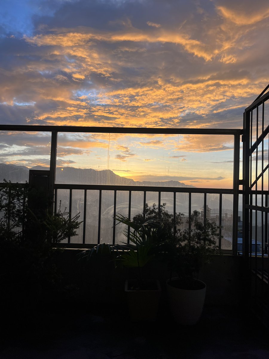 Perfect sunset view from Tokefe Cafè #Kohima

instagram.com/tokefe_?igshid…