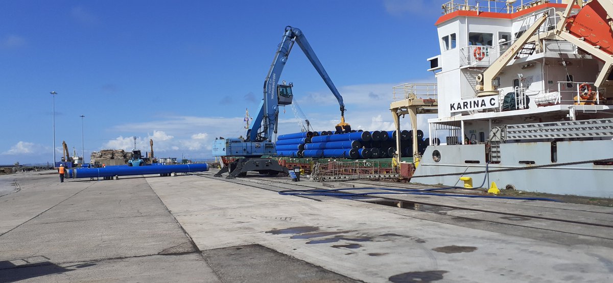 Cargo operations underway as water pipes are discharged from MV 'Karina C'. #photooftheday #cargohandling #intermodalhub #workington