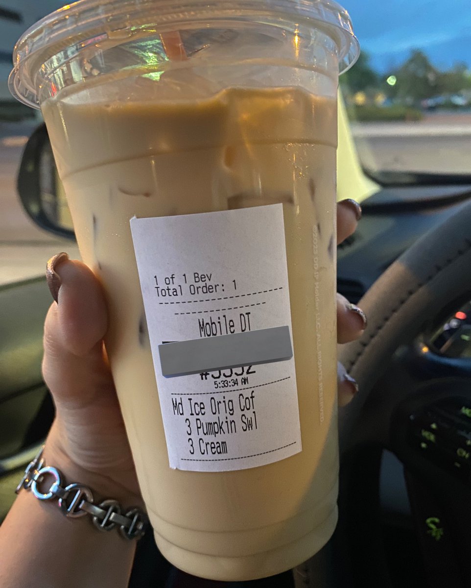 thattugglife's tweet photo. Basic white girl mode activated
#hellopumpkin https://t.co/FDOM8rociJ