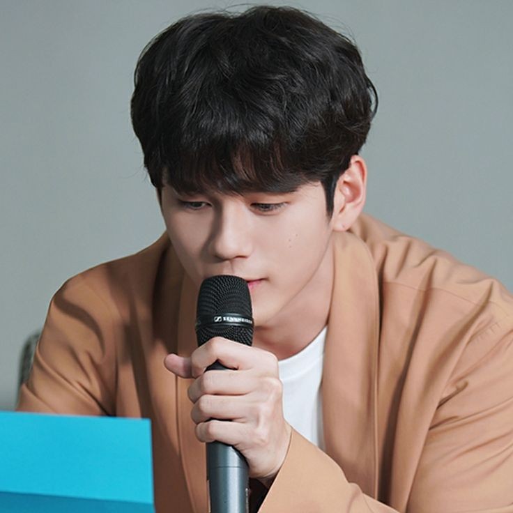 sognwoo's tweet photo. @yoursexygff Baru dapet gua. Ini gua nyanyiin semuanya apa part gua doangan? https://t.co/Y9GqAkK8sW