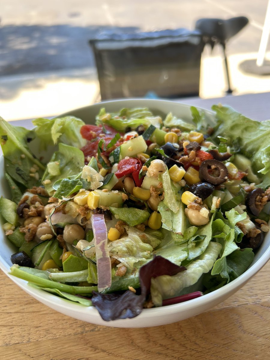 Colorful meals are the best meals!!!!
💚❤️💛🧡💚❤️💛
#Vegan AS FUCK 🤌🏾