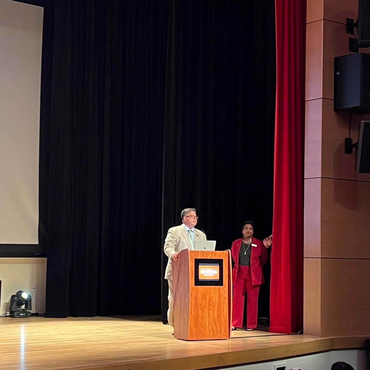 UH_Housing's tweet photo. Yesterday more than 400 UH SHRL student and professional staff received their opening address for Fall 2023.
This annual tradition serves as the official kickoff to the school year and prepares staff to better serve their residents and the community. #UHLiving #CoogMove23 https://t.co/GxSy96EAs2