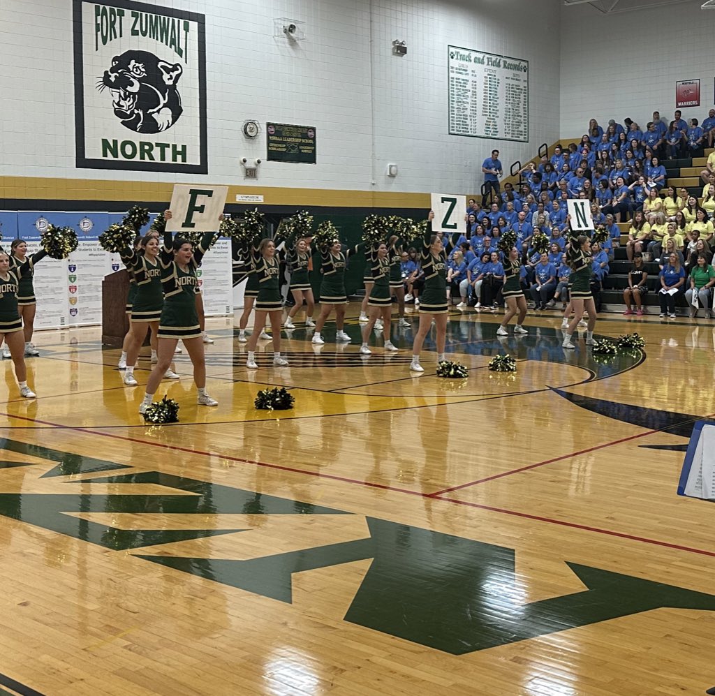 FZSDtechcoach's tweet image. Getting excited for the new school year at the @FZSchools Northside rally! #fzequiptoexcel