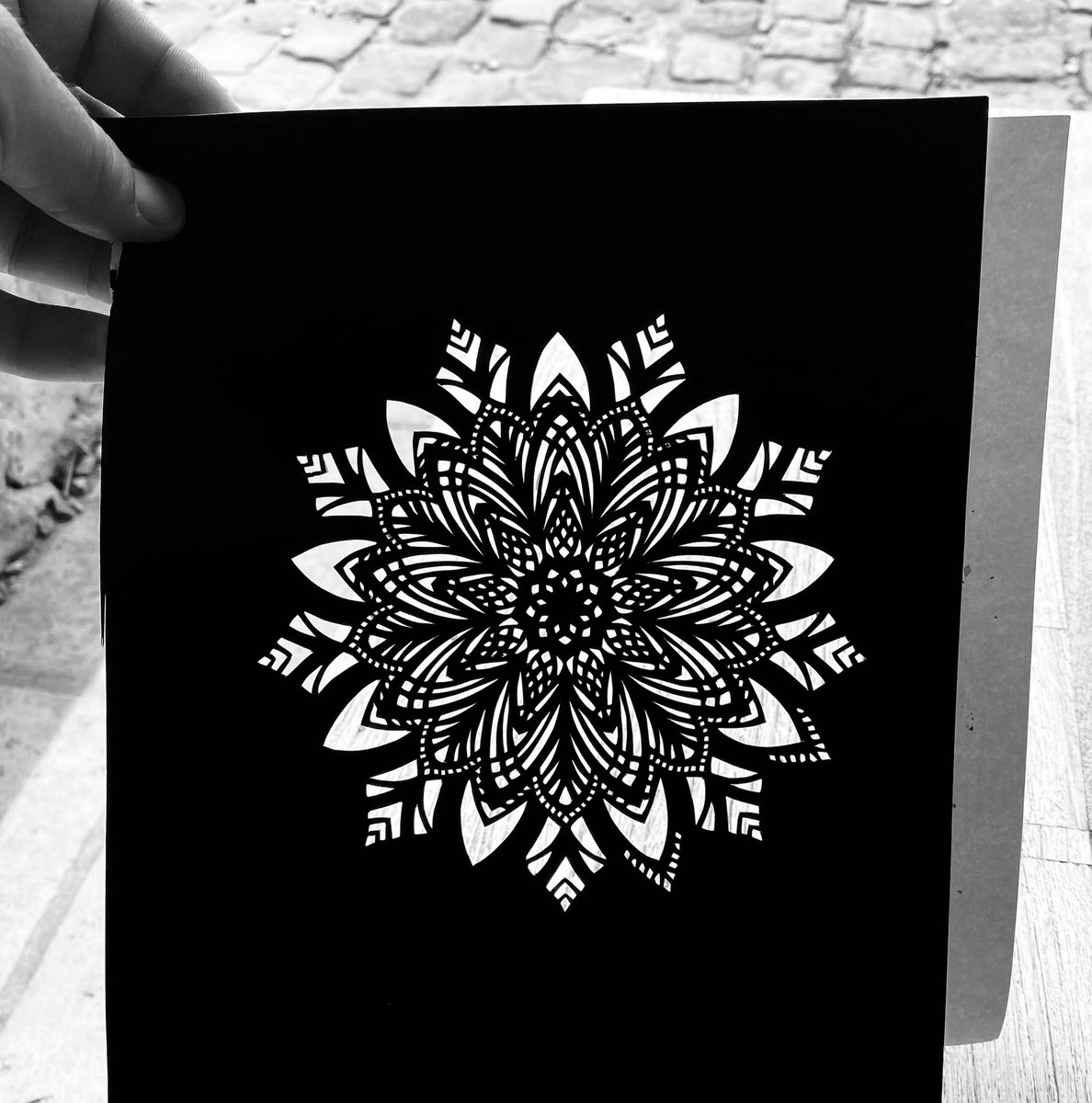 RobGeog's tweet photo. On a roll @chartamart #papercut #papercutting #scherenschnitte #downtime https://t.co/7L3pVlNoxH