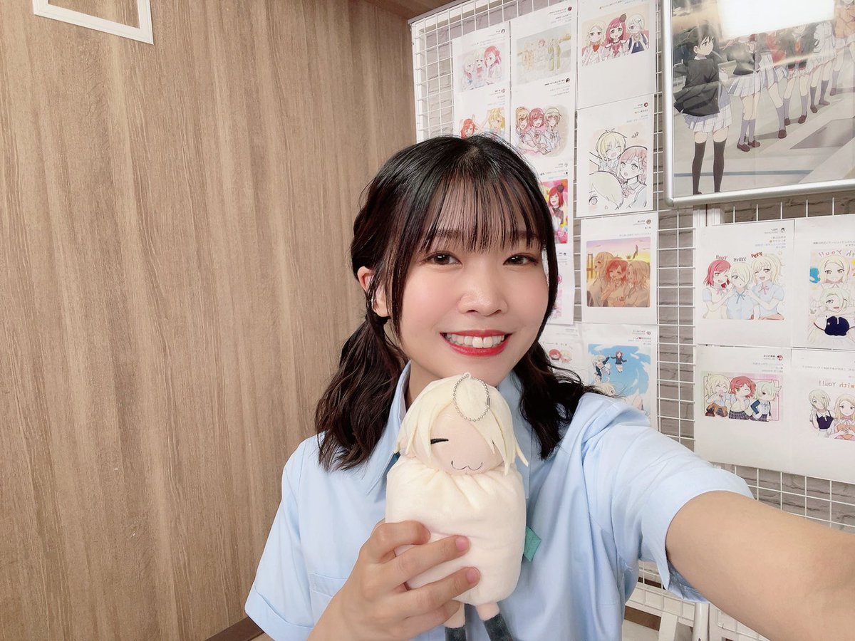 uchida_shu0524's tweet photo. #ふらいうぃずゆー生放送 ありがとうございましたー！！✨
本当に色んなお知らせができました！！！🌈
そしてみなさん推し事できましたか？！🙌
5thアルバムに6thライブ、さまざまなコラボなどなど...これからも #虹ヶ咲 のいろんな展開をお楽しみにっ！ https://t.co/RMcX4FcvDb