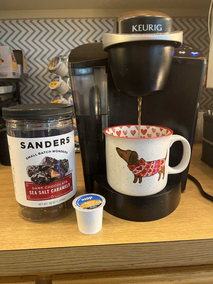 Kelly Hendrick tweet media